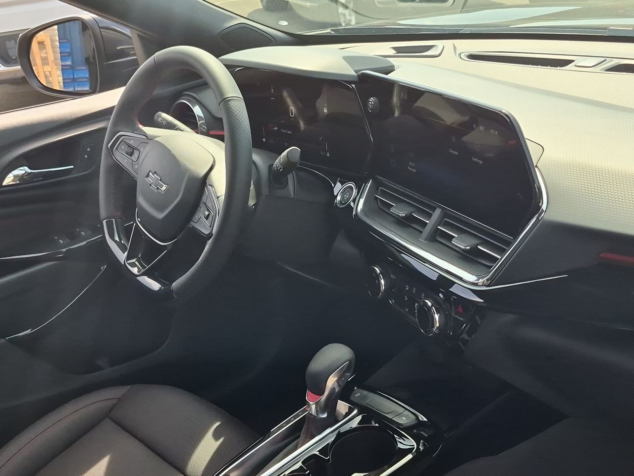 New 2026 Chevrolet Trax RS w/ Sunroof Package FWD image 30