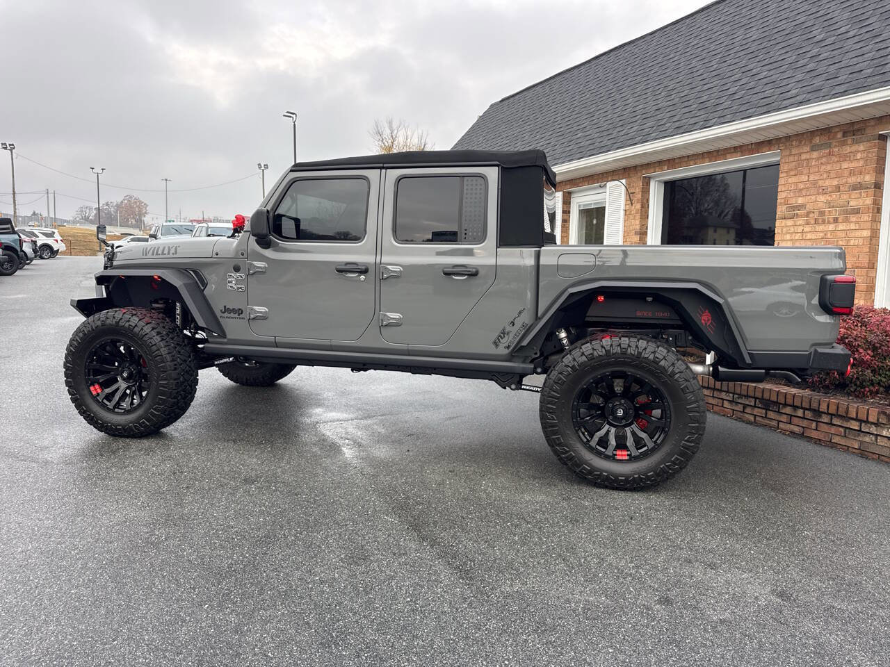 Used 2021 Jeep Gladiator Sport image 16
