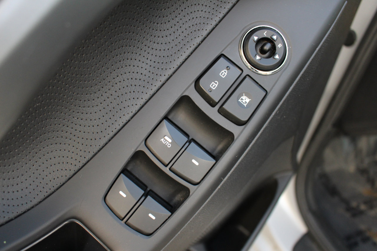 Used 2013 Hyundai Elantra Limited image 13