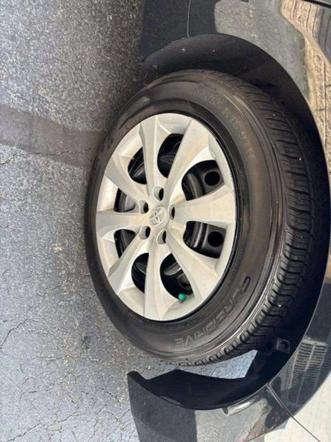 Used 2022 Toyota Corolla LE image 12