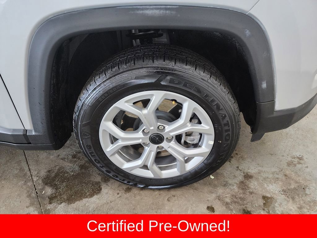 Certified 2025 Jeep Compass Latitude image 36