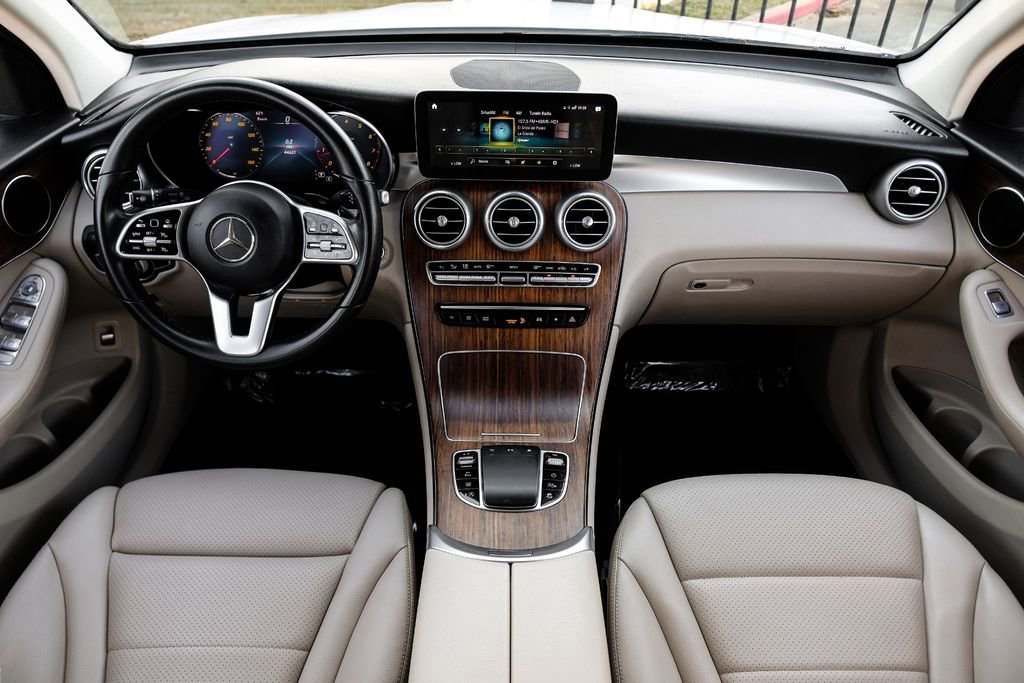 Used 2022 Mercedes-Benz GLC 300 w/ Premium Package Lite image 12