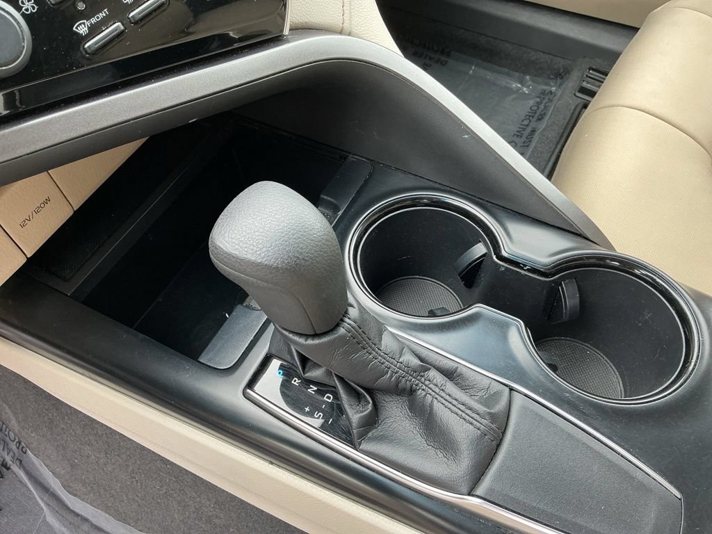 Used 2018 Toyota Camry LE FWD image 15