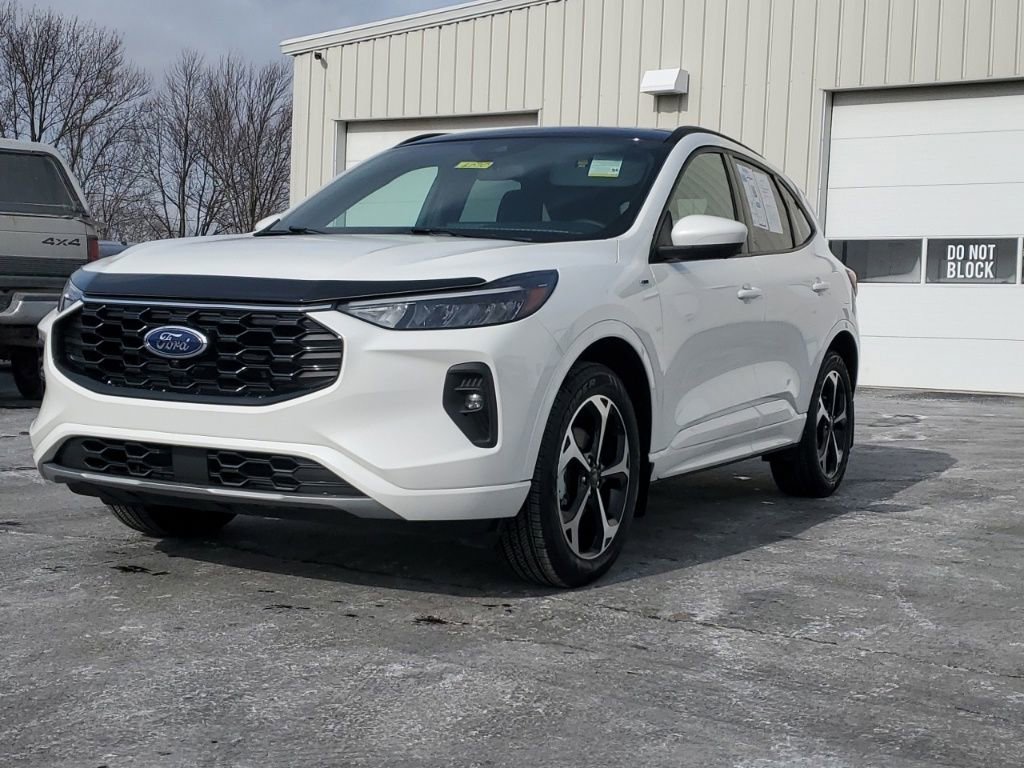 Used 2024 Ford Escape ST-Line Select w/ Tech Pack #2 image 3