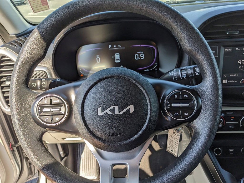 Certified 2025 Kia Soul LX image 28