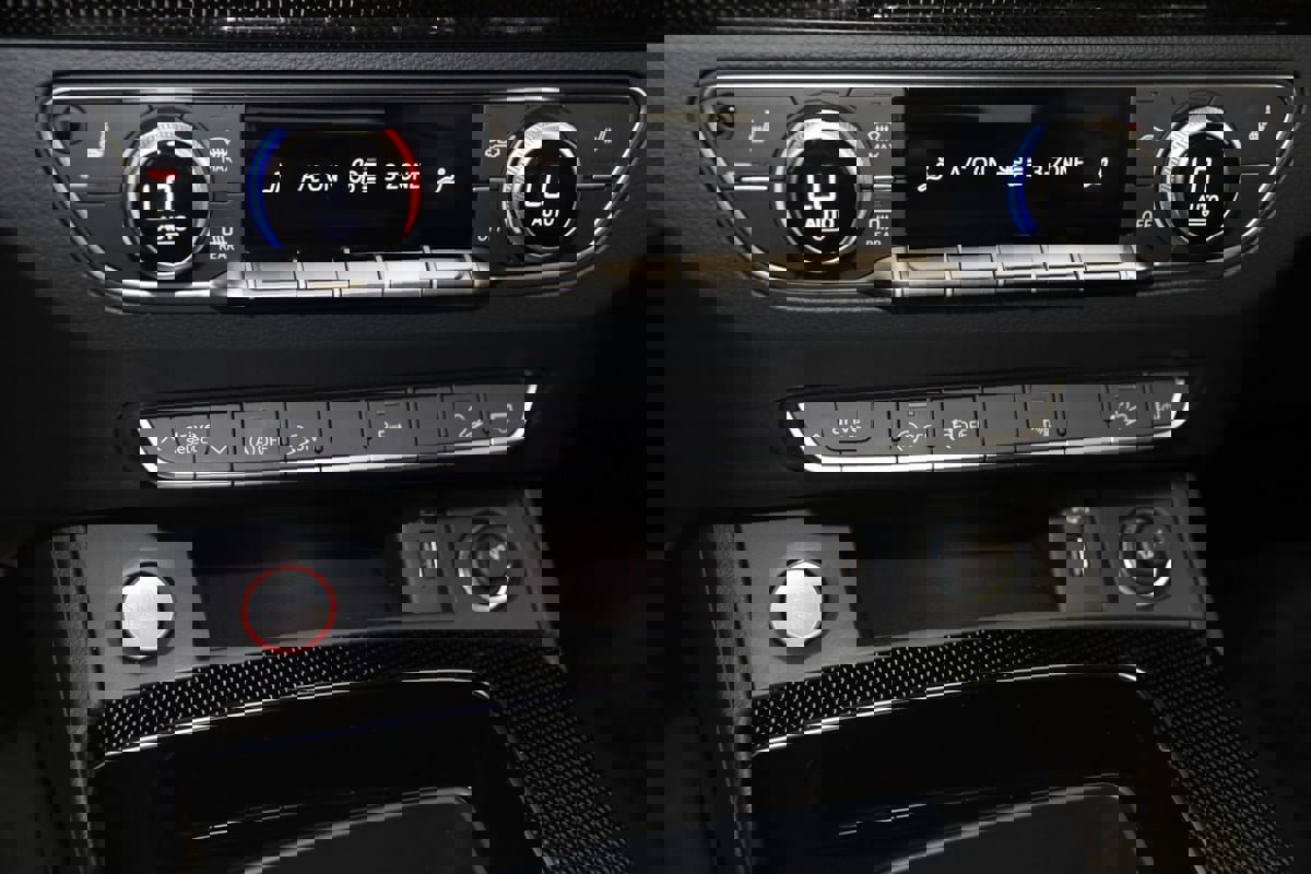 Used 2022 Audi SQ5 Premium image 29