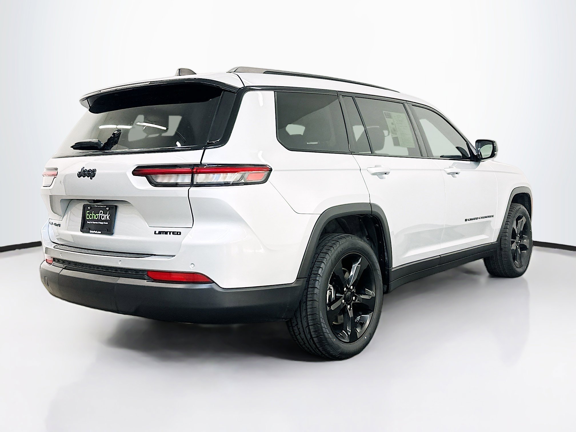 Used 2023 Jeep Grand Cherokee L Limited w/ Black Appearance Package image 9