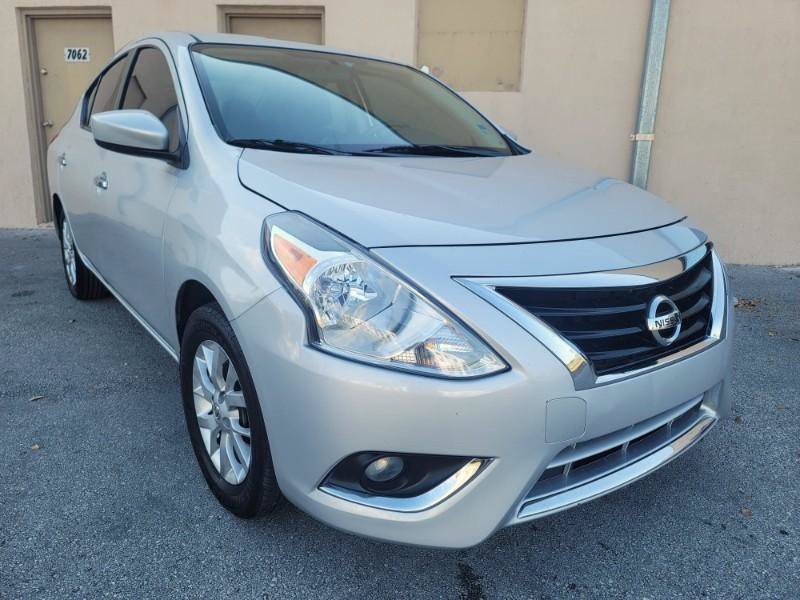 Used 2018 Nissan Versa SV w/ SV Special Edition Package FWD image 5