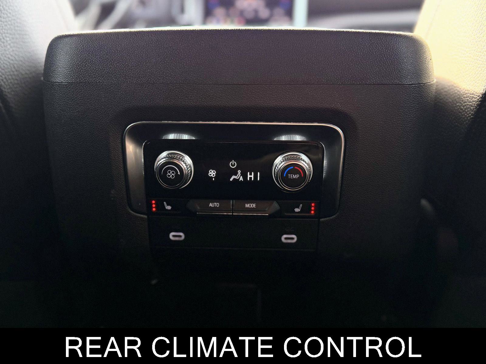 Used 2021 GMC Yukon XL Denali image 16