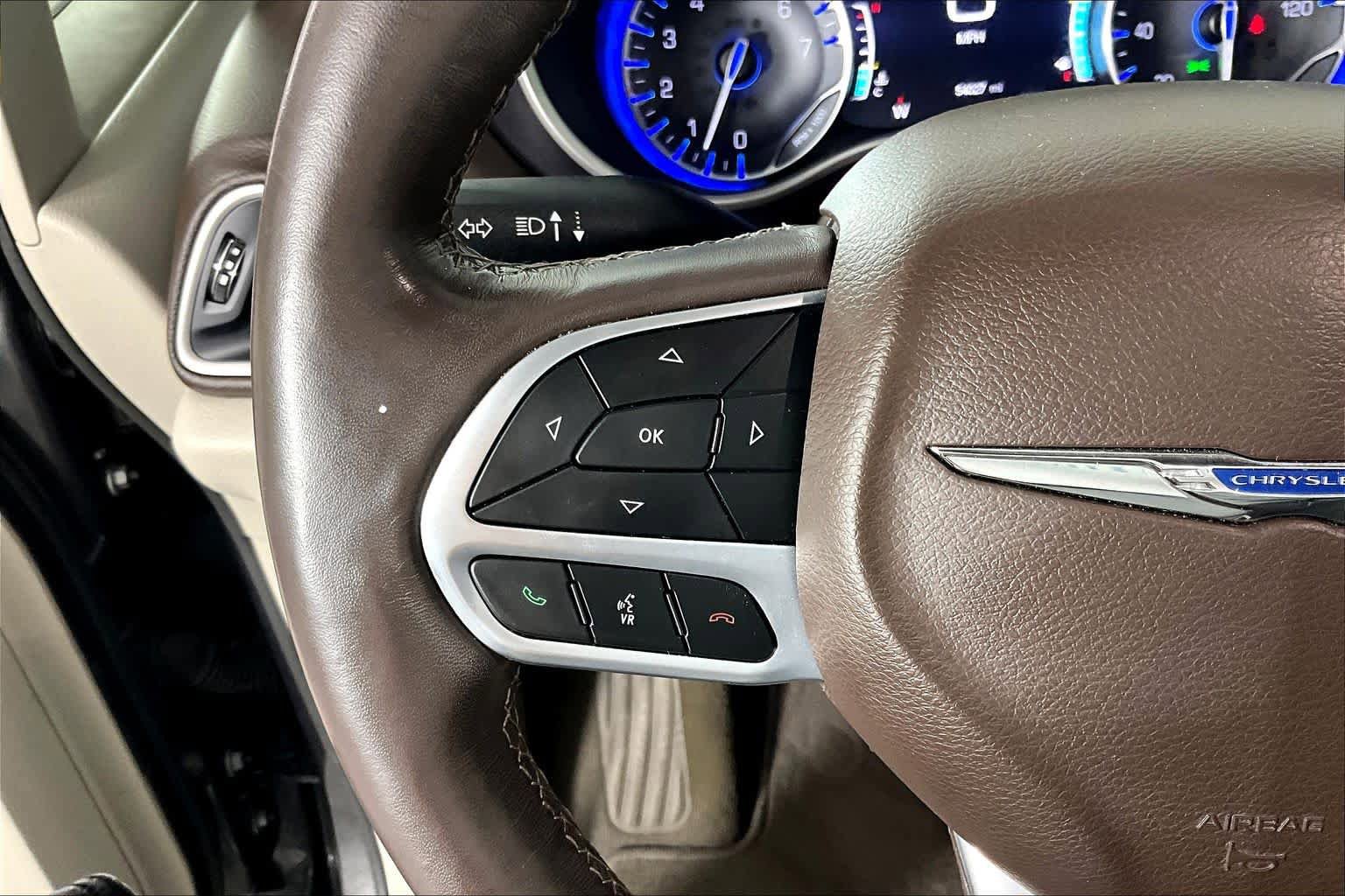 Used 2020 Chrysler Pacifica Touring-L Plus w/ Tire & Wheel Group FWD image 21