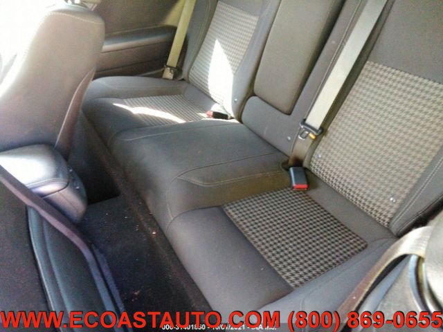 Used 2019 Dodge Challenger SXT image 9