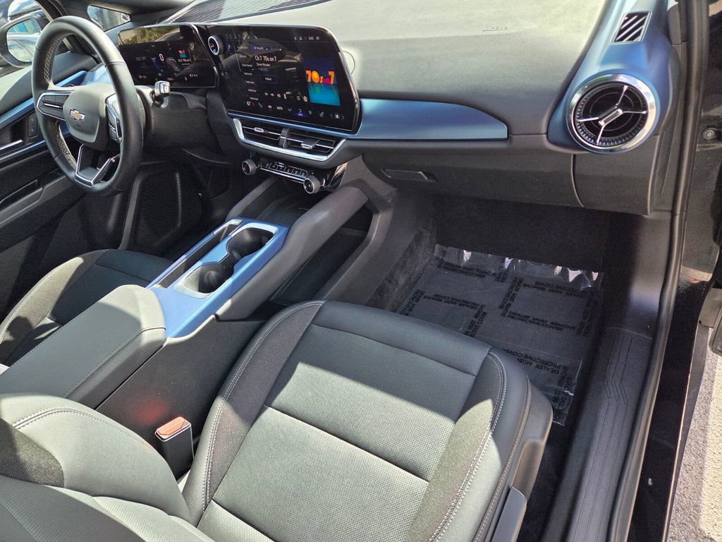 Certified 2025 Chevrolet Equinox EV LT w/ Convenience Package image 16