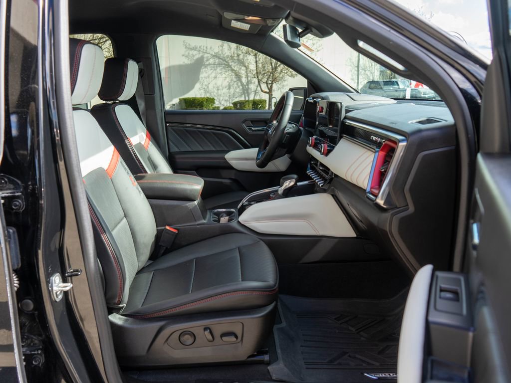 Used 2023 GMC Canyon AT4X image 10