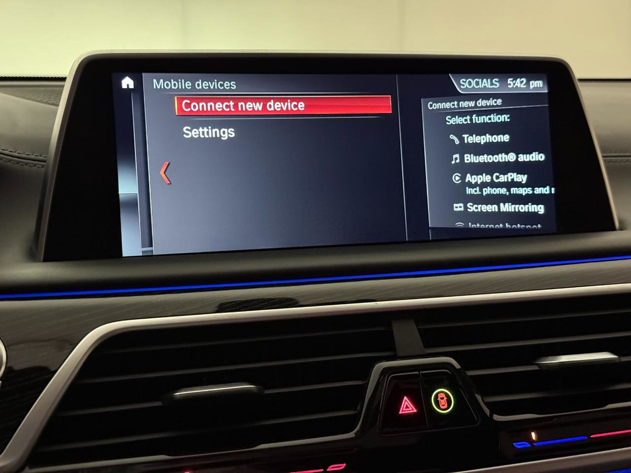 Used 2018 BMW 740e xDrive AWD/4WD image 38