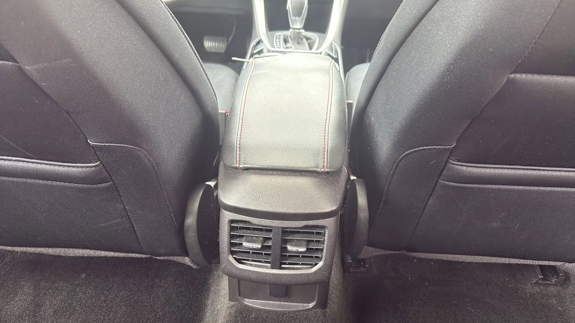 Used 2016 Ford Fusion SE FWD image 27