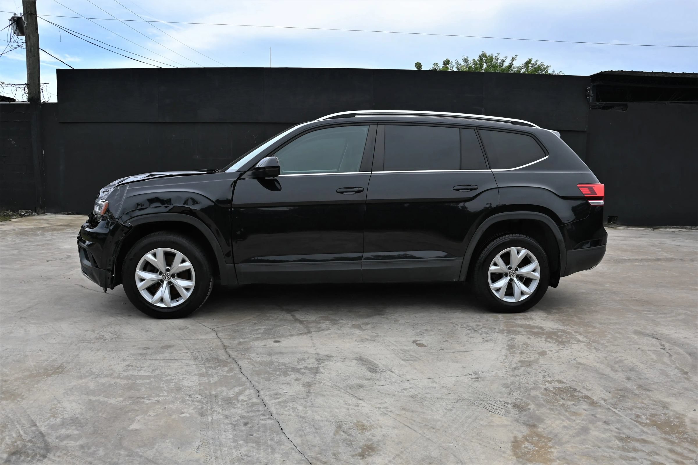 Used 2018 Volkswagen Atlas S FWD image 6