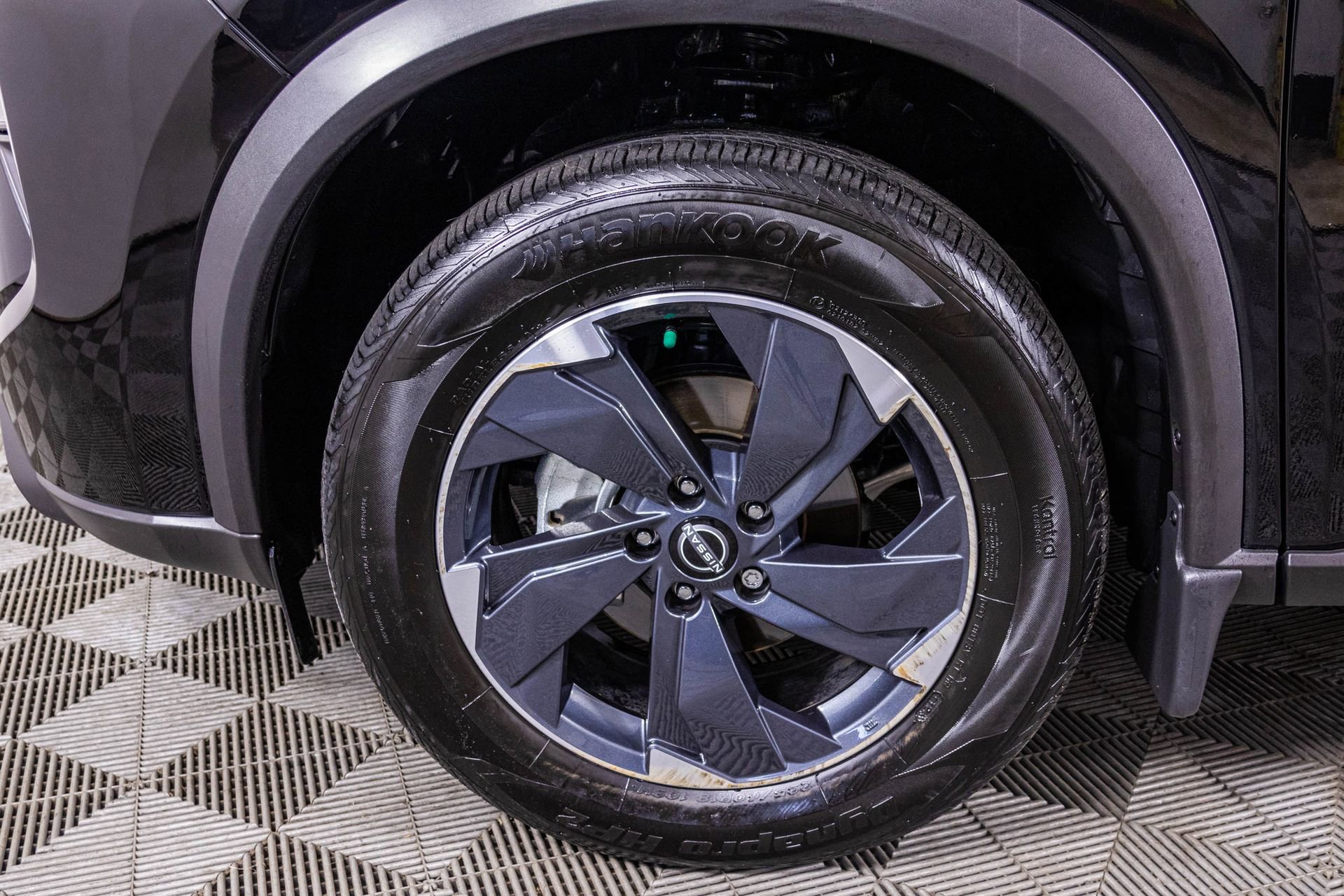 Used 2024 Nissan Rogue SV w/ SV Premium Package image 45