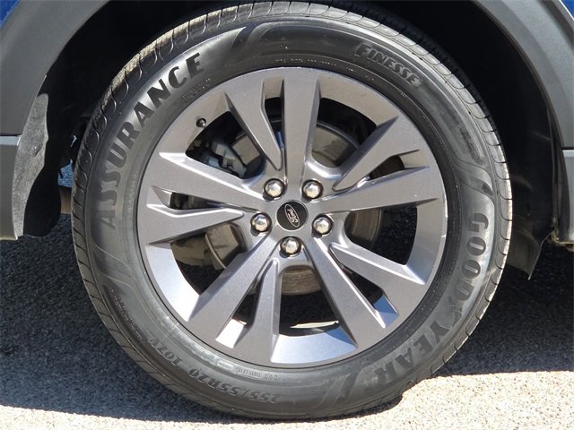 Certified 2022 Ford Explorer XLT w/ Equipment Group 202A image 9