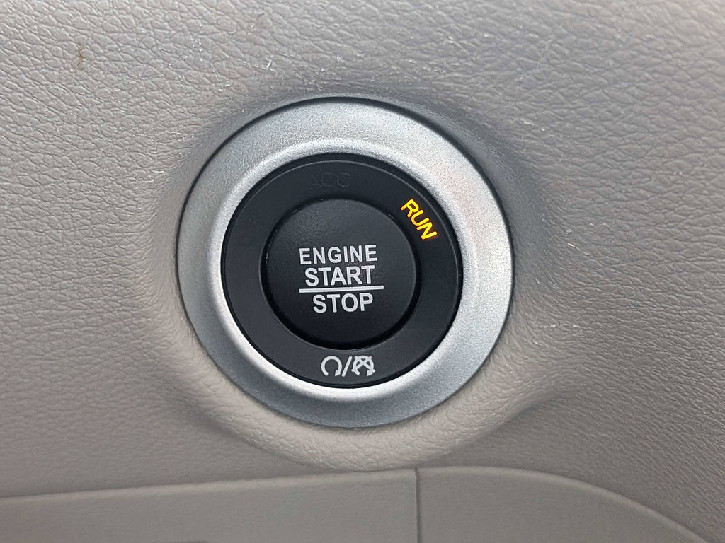 Used 2024 Chrysler Pacifica Touring-L FWD image 30