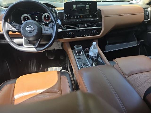 Used 2023 Nissan Pathfinder Platinum AWD/4WD image 6