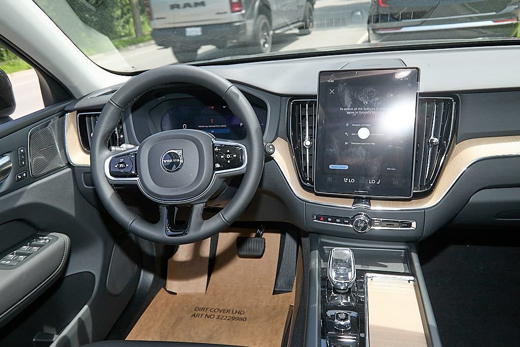 New 2026 Volvo XC60 T8 Plus w/ Protection Package Premier AWD/4WD image 23