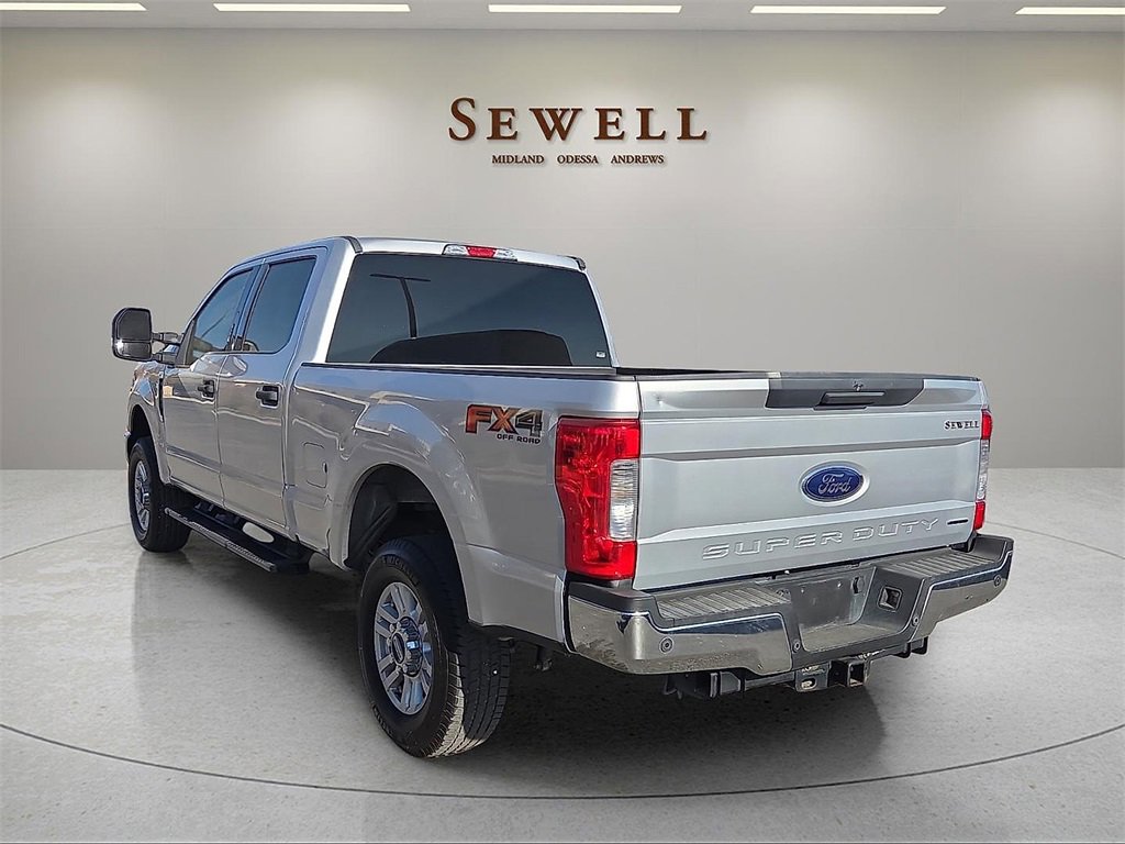 Used 2018 Ford F250 XLT w/ XLT Value Package image 3