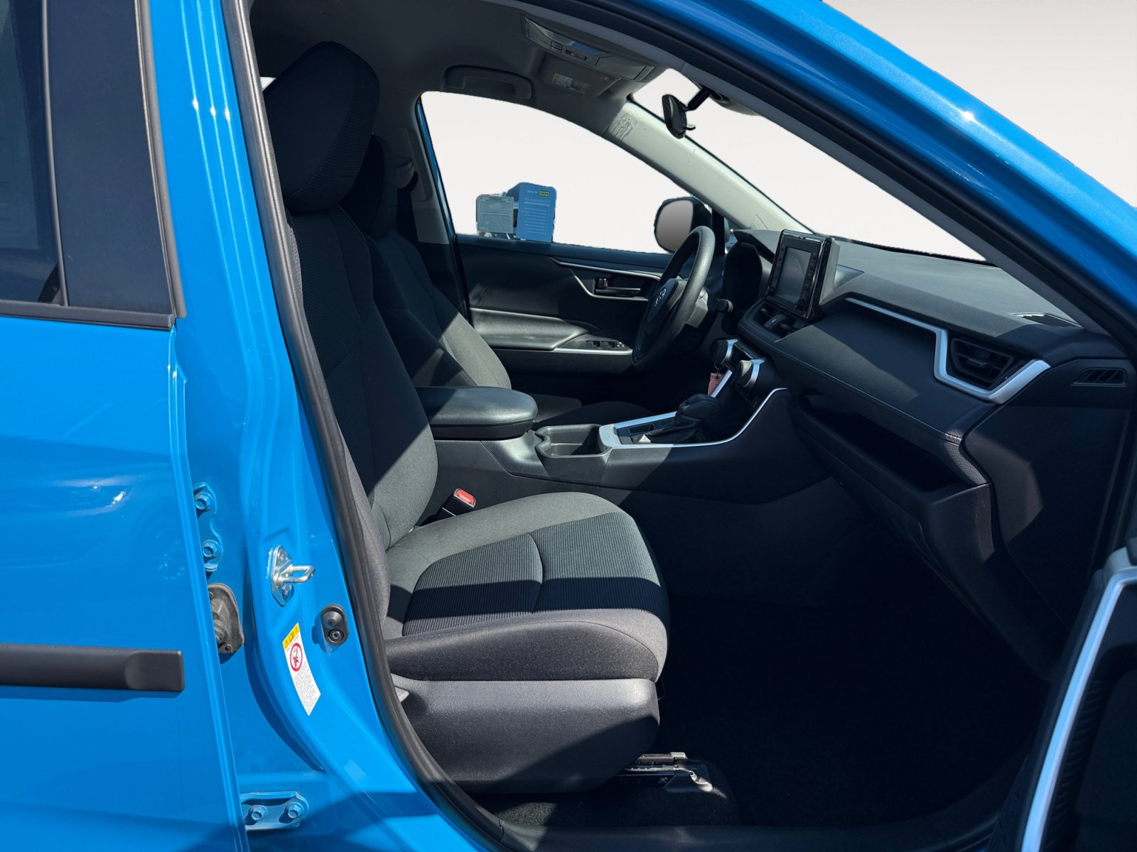 Used 2019 Toyota RAV4 LE w/ All Weather Liner Package AWD/4WD image 19
