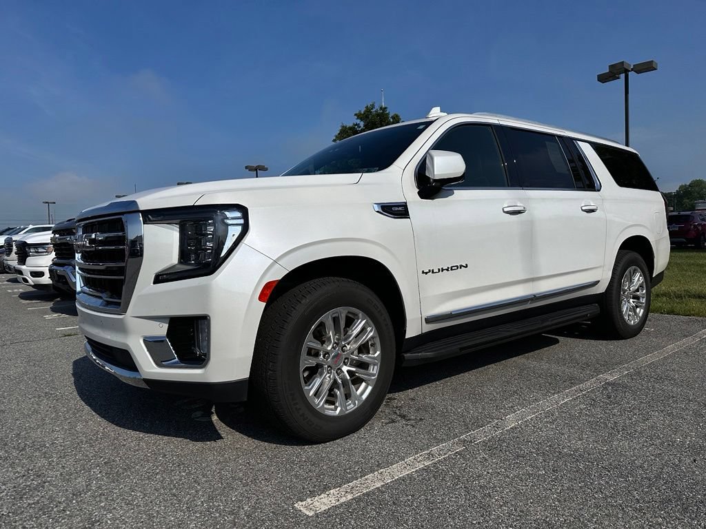 Used 2021 GMC Yukon XL SLT w/ SLT Luxury Plus Package AWD/4WD image 2
