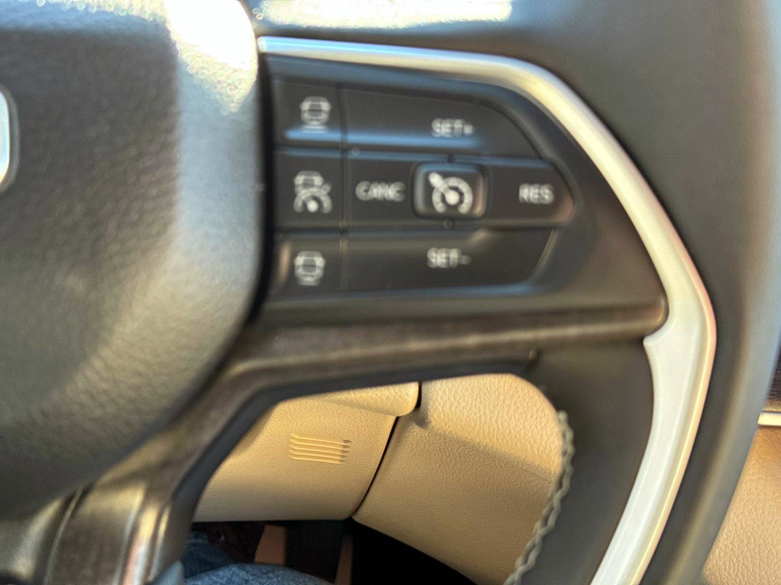 Used 2023 Jeep Grand Cherokee 4WD 4xe image 19