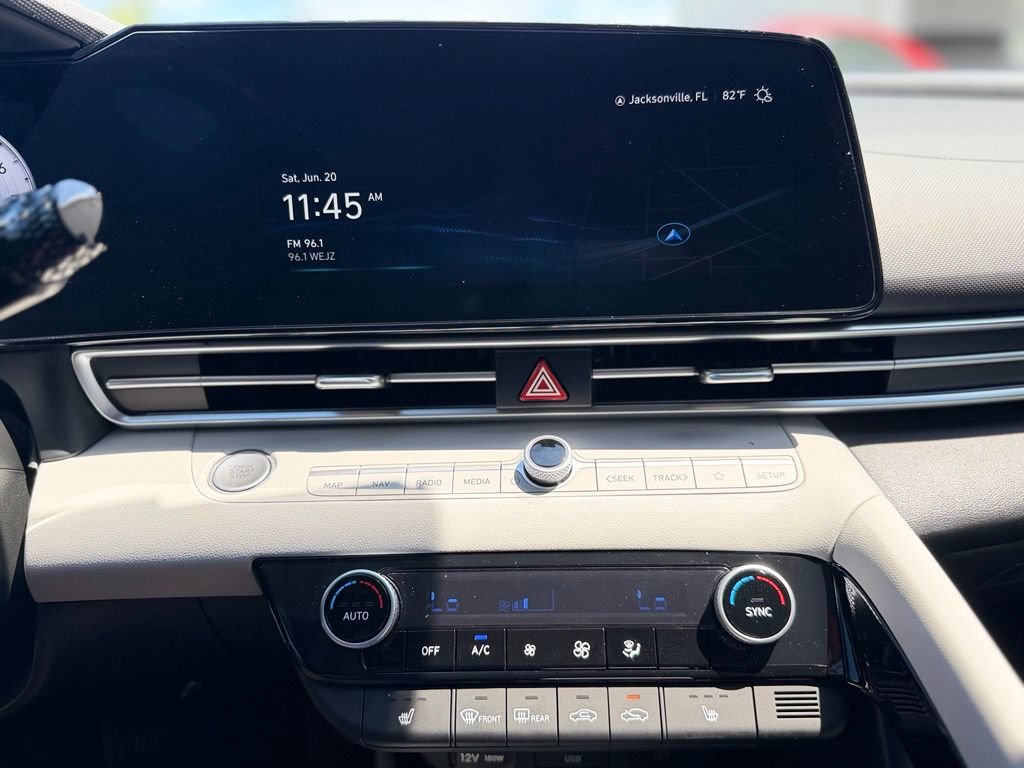 Used 2025 Hyundai Elantra Limited FWD image 28