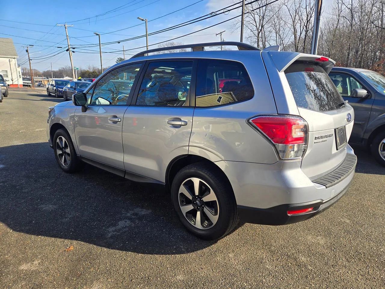 Used 2018 Subaru Forester 2.5i Premium w/ All-Weather Package image 11