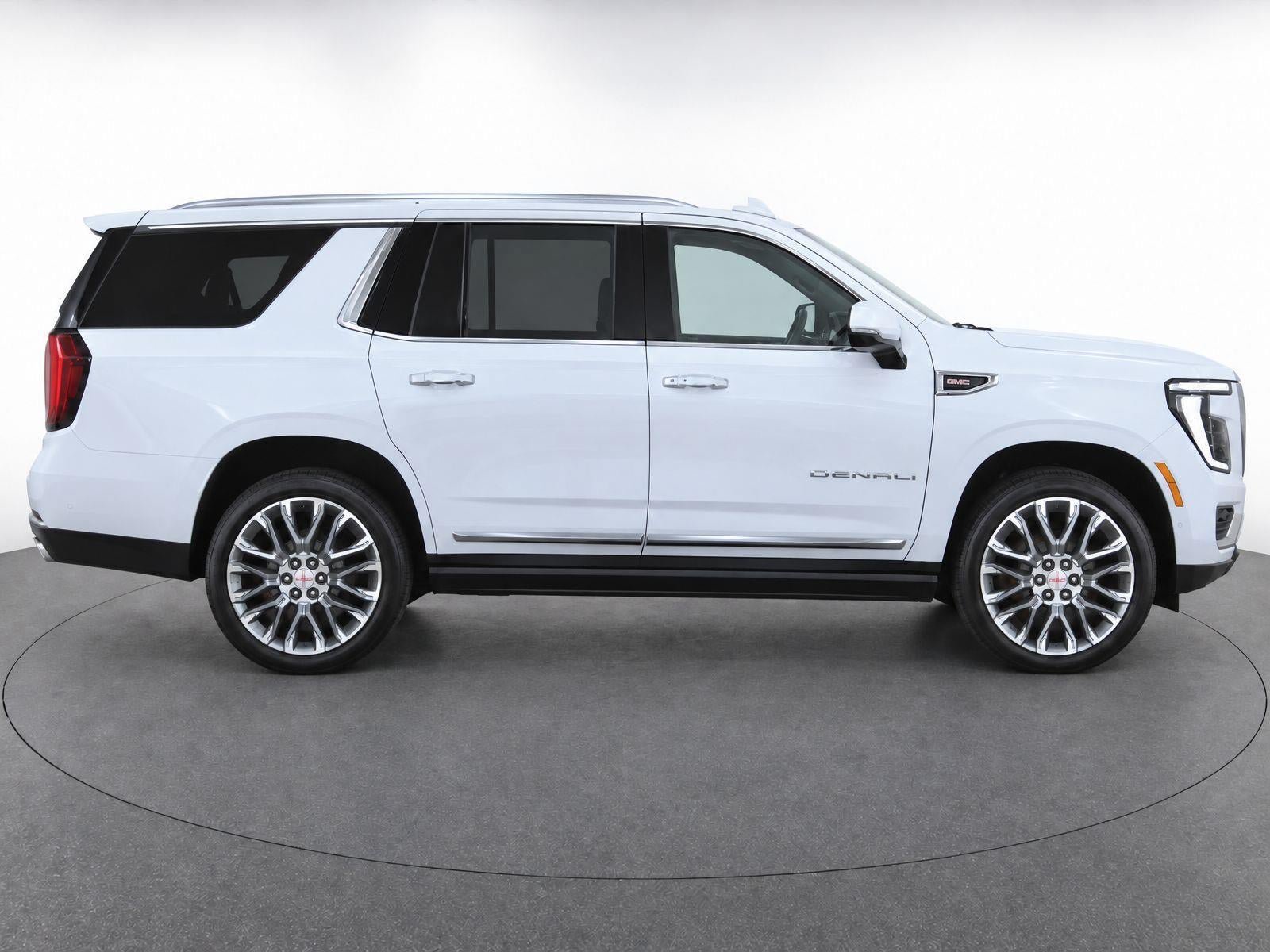 Used 2026 GMC Yukon Denali w/ Sun & Power Step Package AWD/4WD image 2