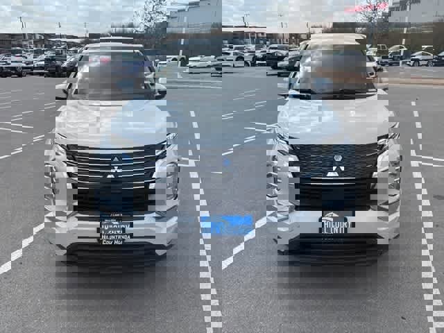 Used 2022 Mitsubishi Outlander ES image 8