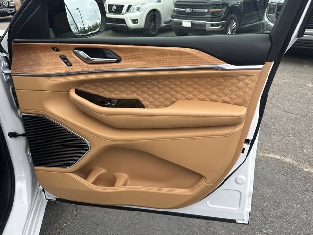 Used 2024 Jeep Grand Cherokee L Summit image 19