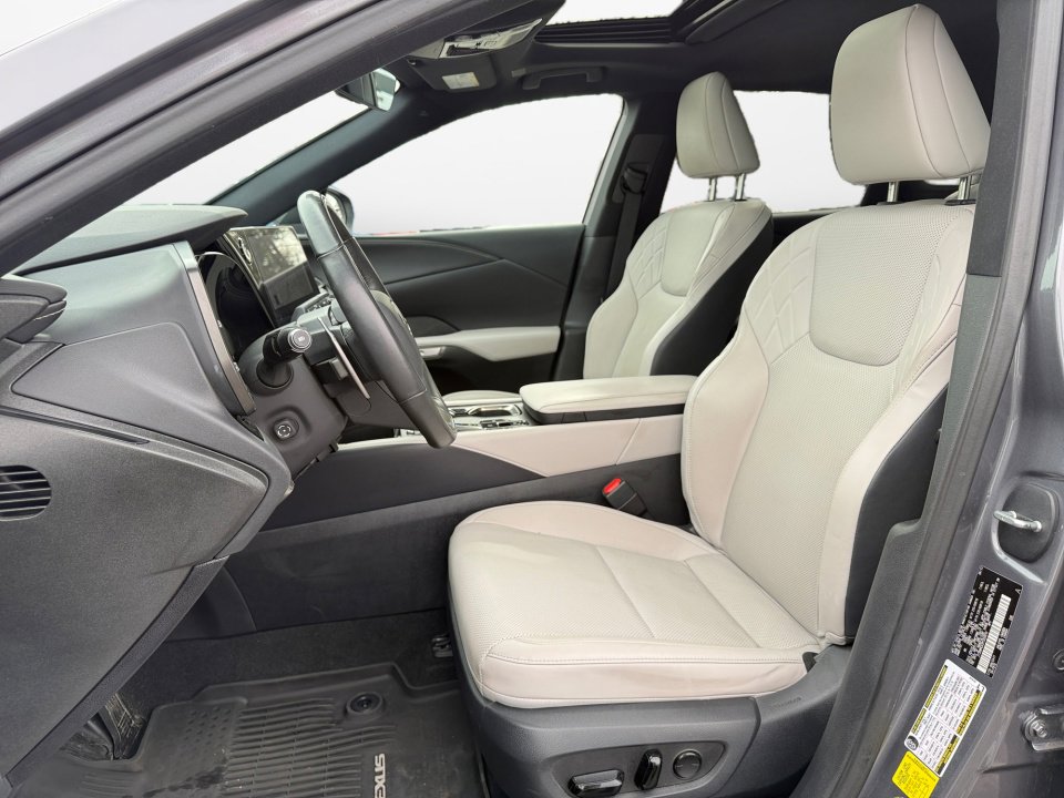 Used 2023 Lexus RX 350h w/ Cold Area Package AWD/4WD image 11