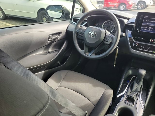Used 2022 Toyota Corolla LE image 7