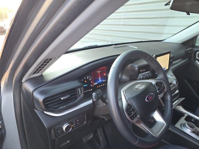 Certified 2022 Ford Explorer XLT image 9