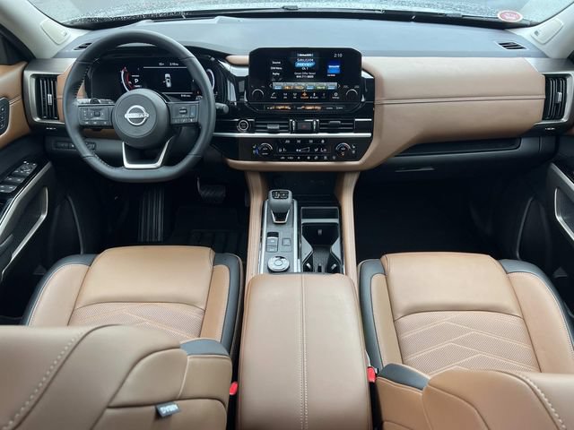 Used 2024 Nissan Pathfinder Platinum w/ Cargo Package AWD/4WD image 14