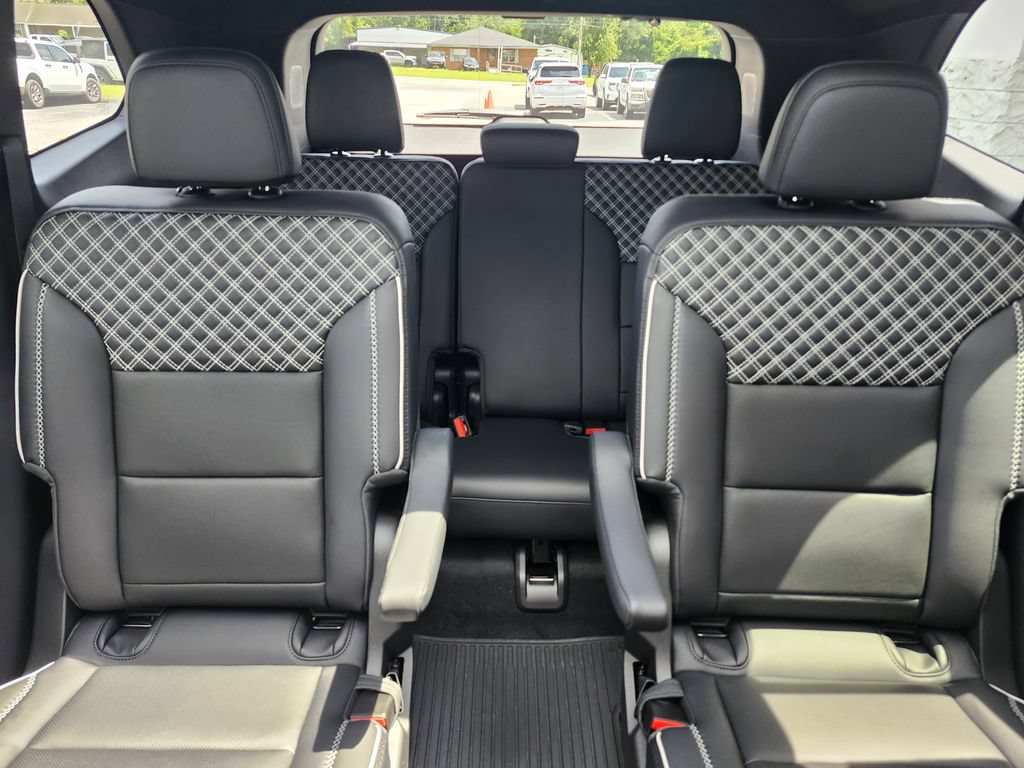 New 2026 GMC Acadia Denali w/ Super Cruise Package FWD image 9