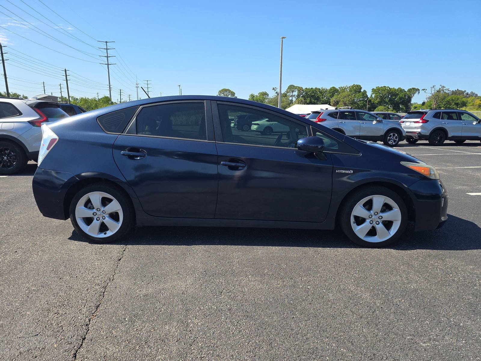 Used 2015 Toyota Prius Five FWD image 3