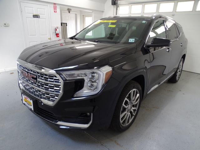 Used 2023 GMC Terrain Denali image 17