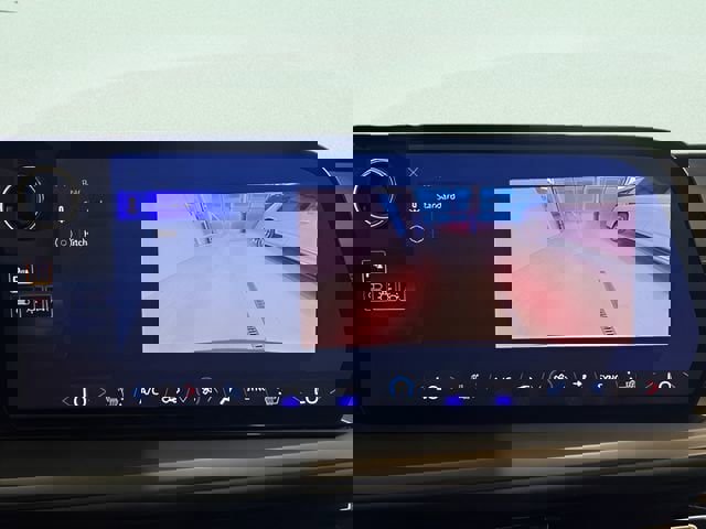 Used 2025 Chevrolet Traverse LT image 29