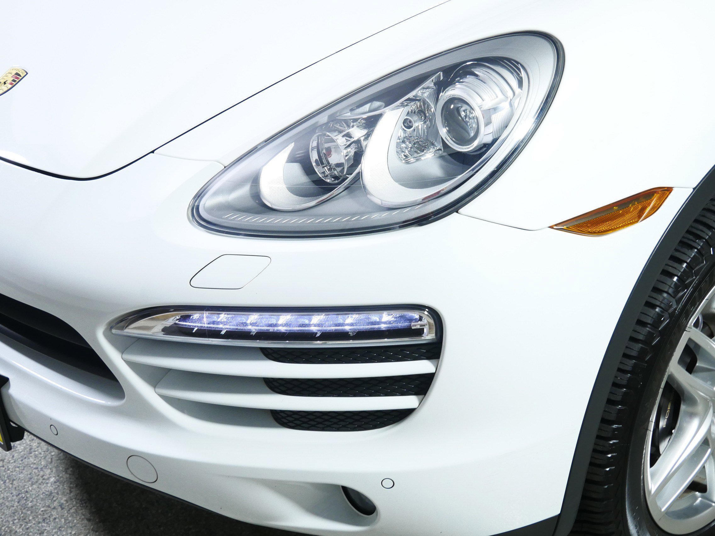Used 2014 Porsche Cayenne AWD/4WD image 16