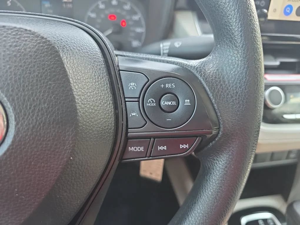Used 2024 Toyota Corolla Cross L FWD image 18