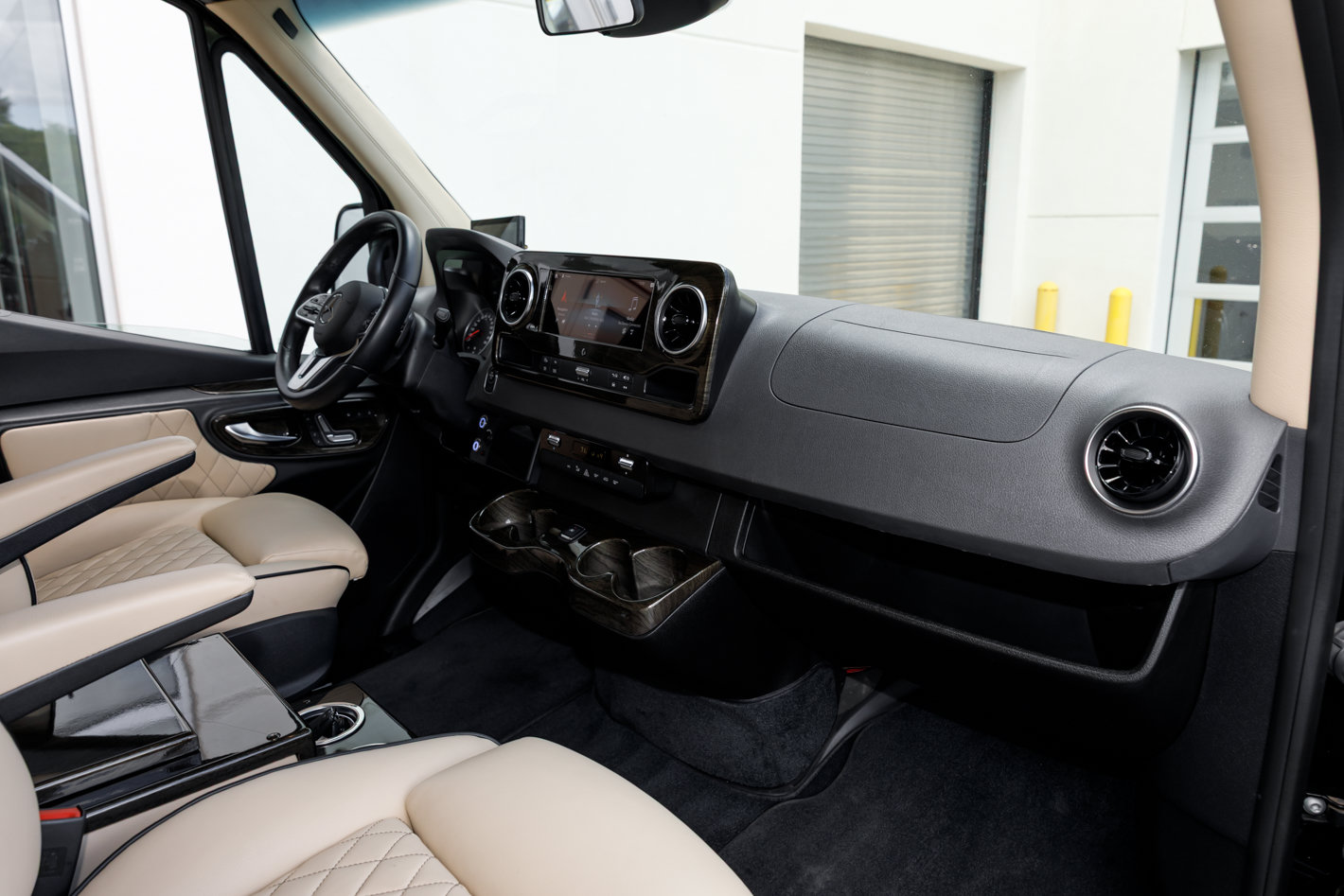 Used 2023 Mercedes-Benz Sprinter 3500 w/ Parking Package image 9