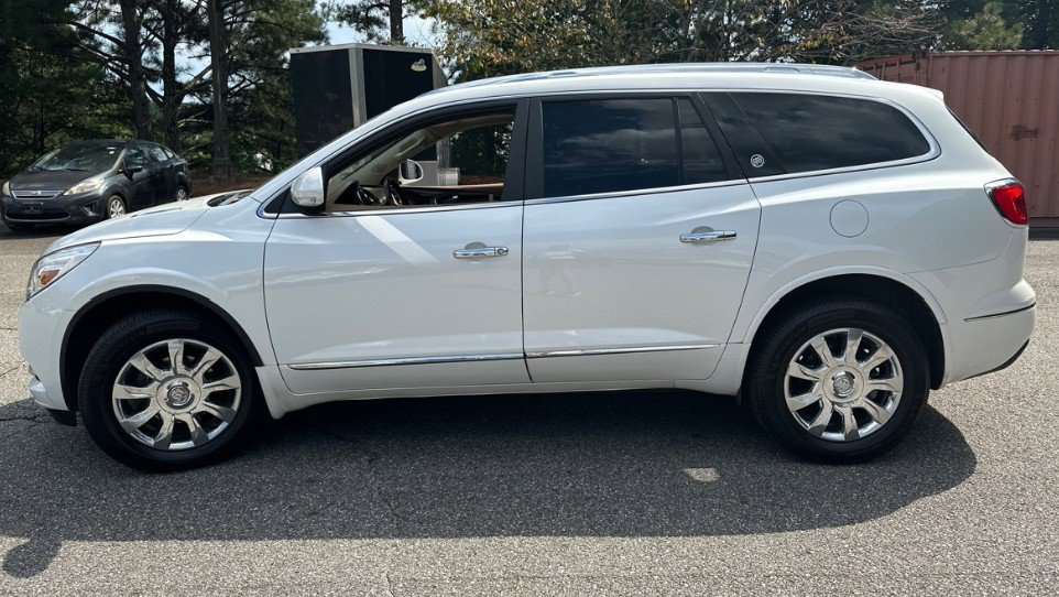 Used 2017 Buick Enclave Leather image 4