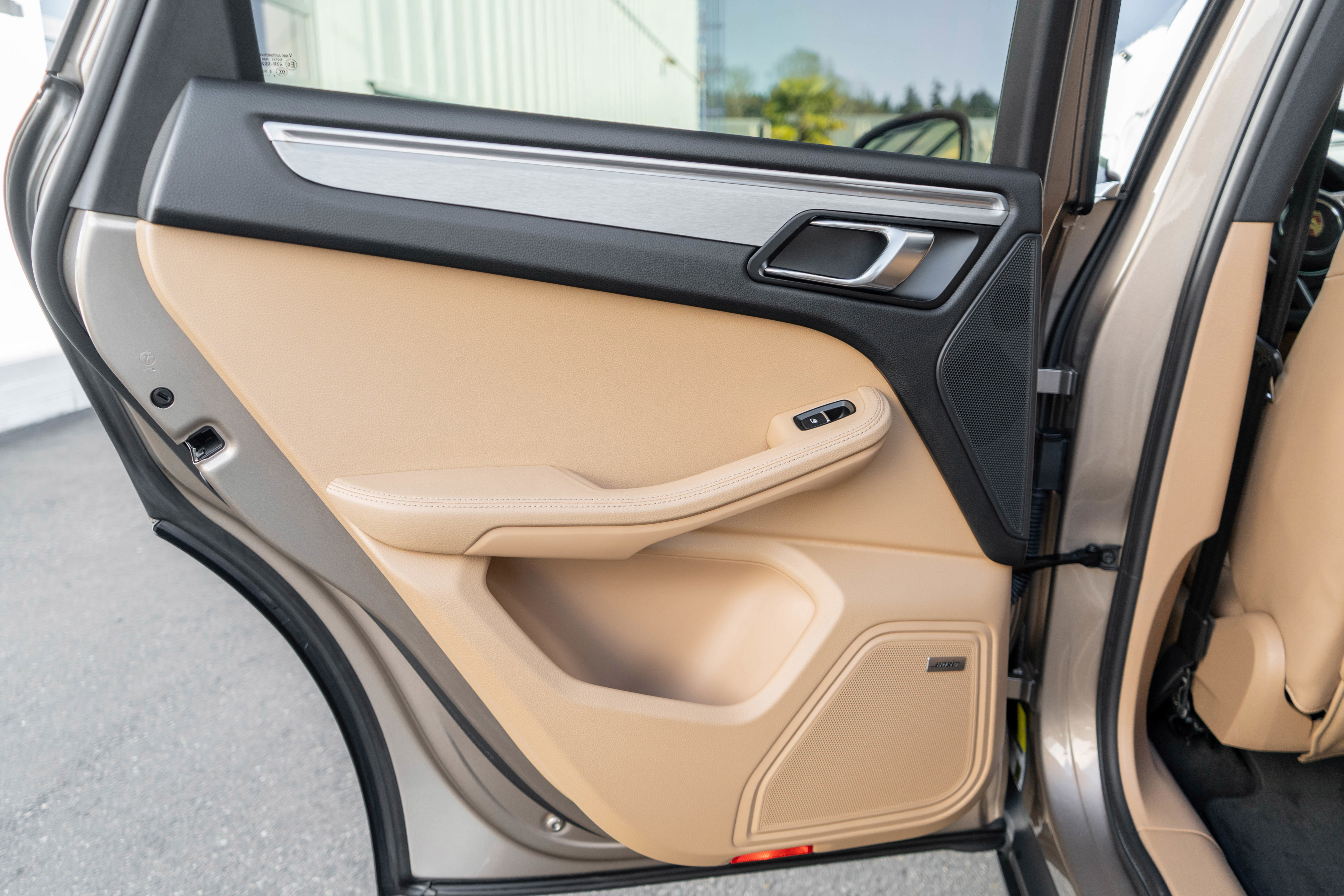 Used 2017 Porsche Macan S w/ Premium Package Plus AWD/4WD image 23