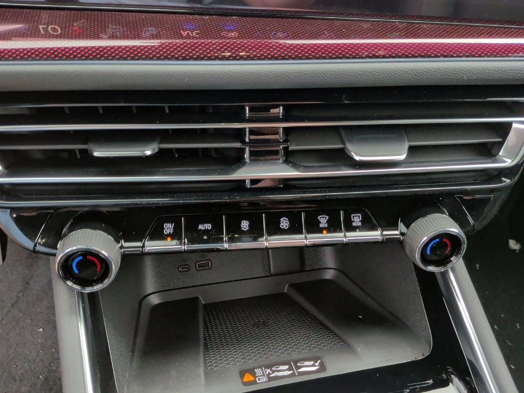 New 2026 Chevrolet Traverse RS image 28