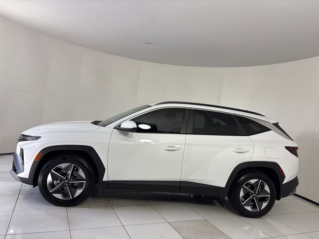 Certified 2025 Hyundai Tucson SEL FWD image 2