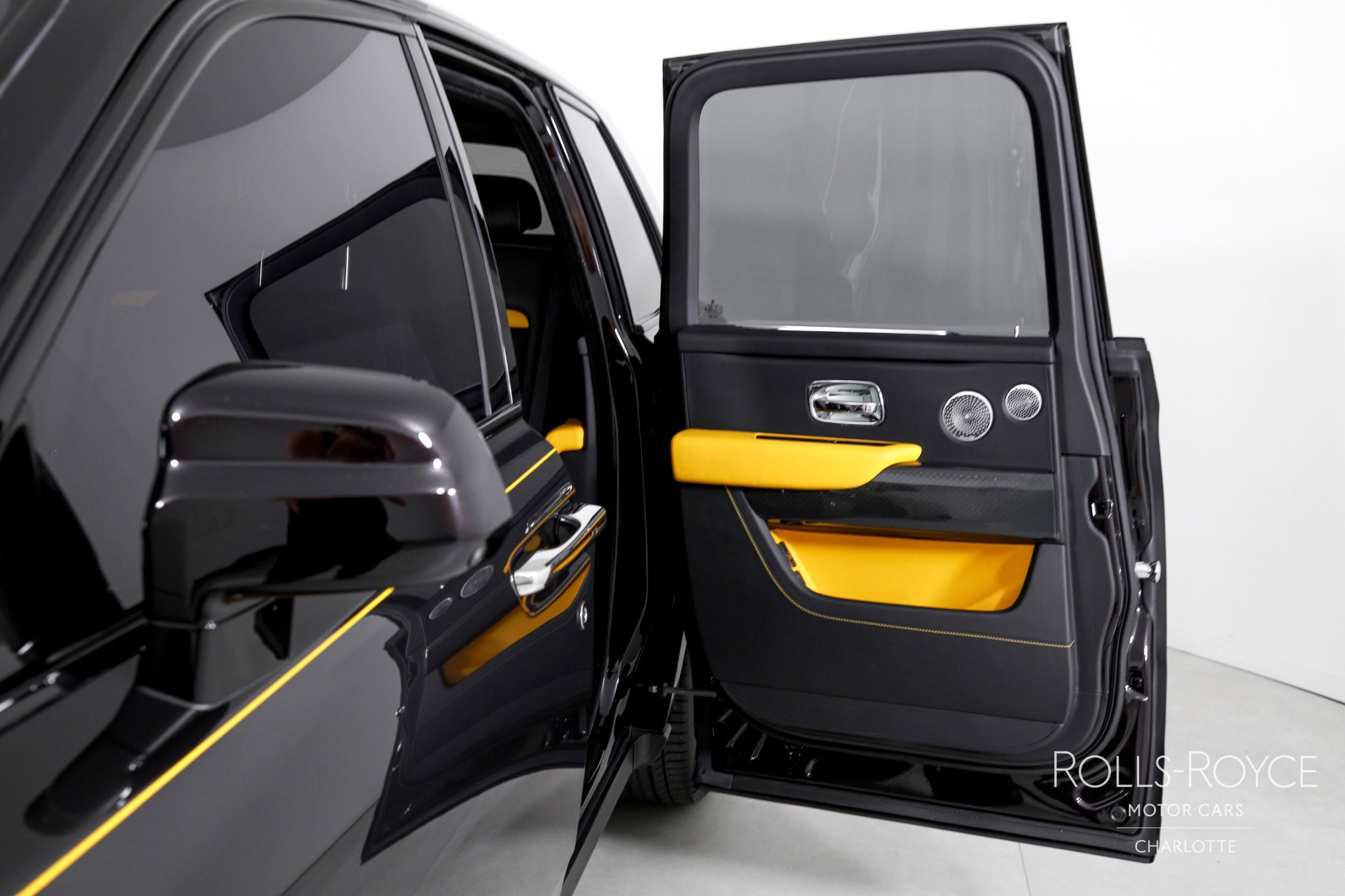 Certified 2023 Rolls-Royce Cullinan Black Badge w/ Driver's Package image 19